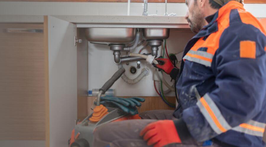 Professional slab leak plumber services in Gueydan, LA